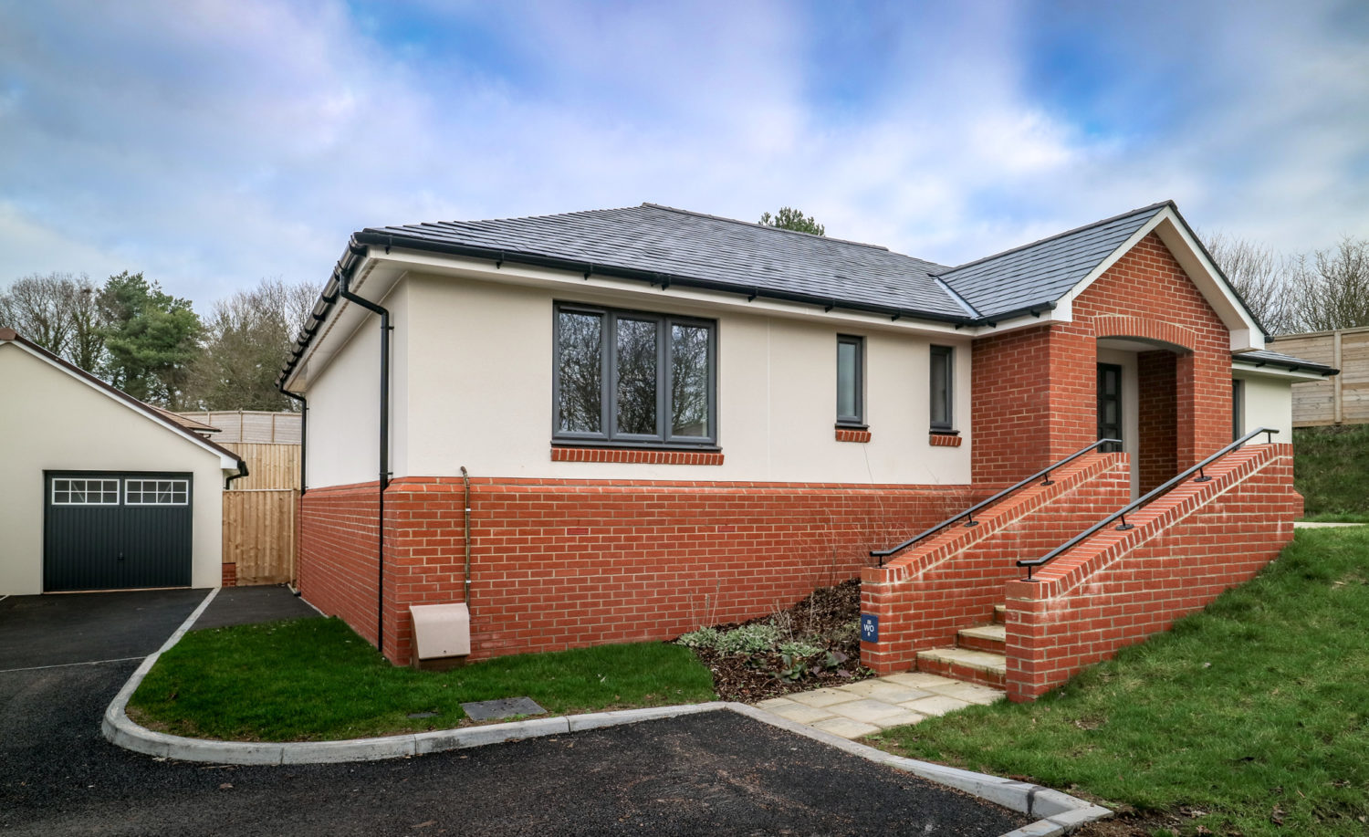 moonhill-ext-pl16-6619_MR