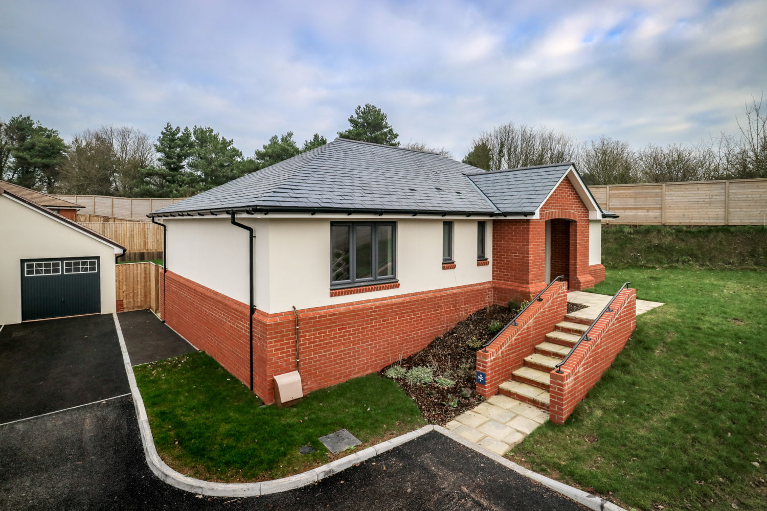 moonhill-ext-pl16-6640_MR