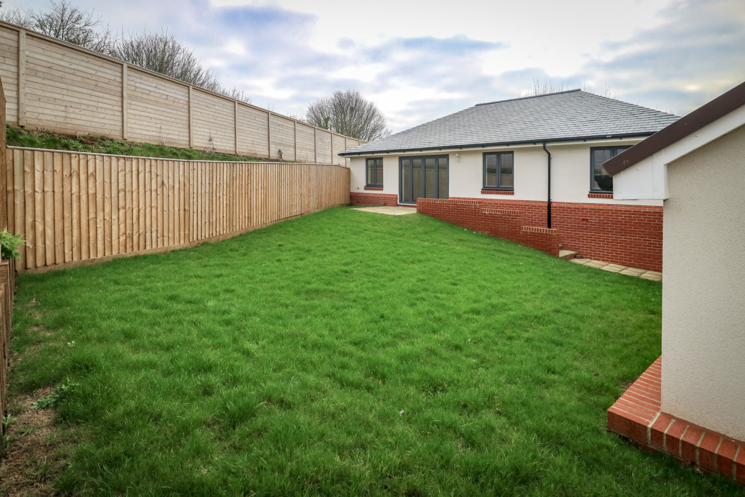 moonhill-ext-pl16-6649_MR