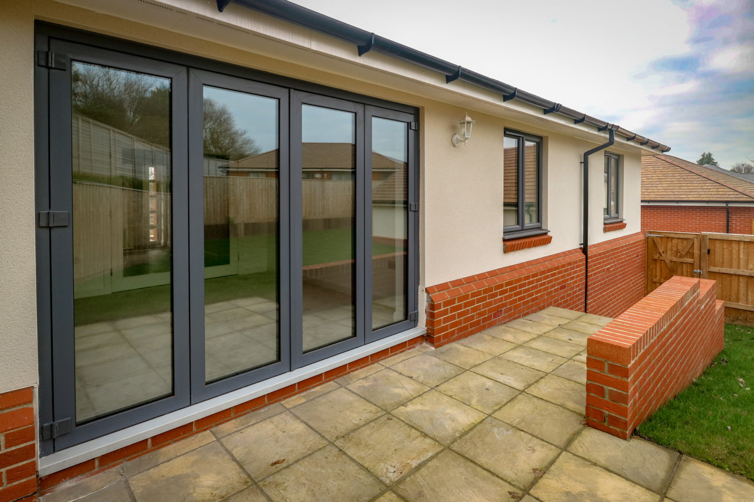 moonhill-ext-pl16-6653_MR