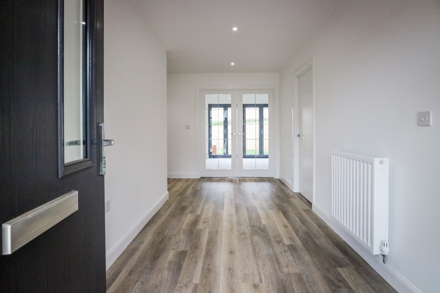 moonhill-int-pl16-6660_MR