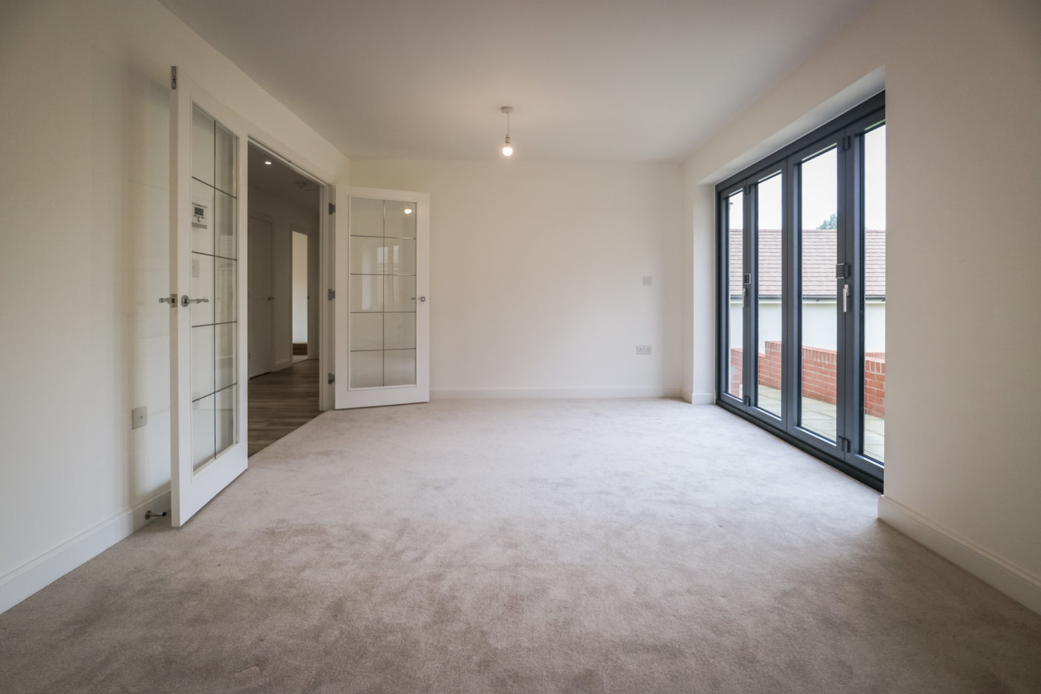 moonhill-int-pl16-6680_MR