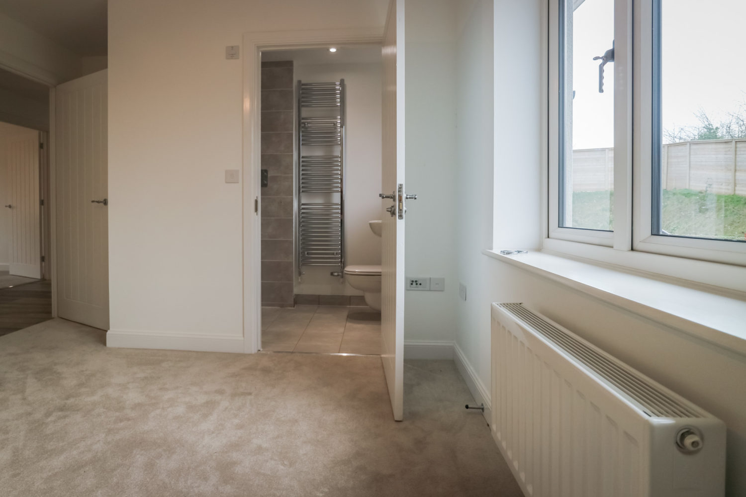 moonhill-int-pl16-6702_MR